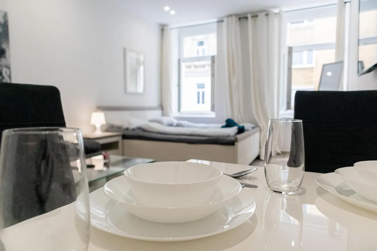 Apartment 9 Min From City Center - Lovely Studio Near U1 Reumannplatz Vienna Austria