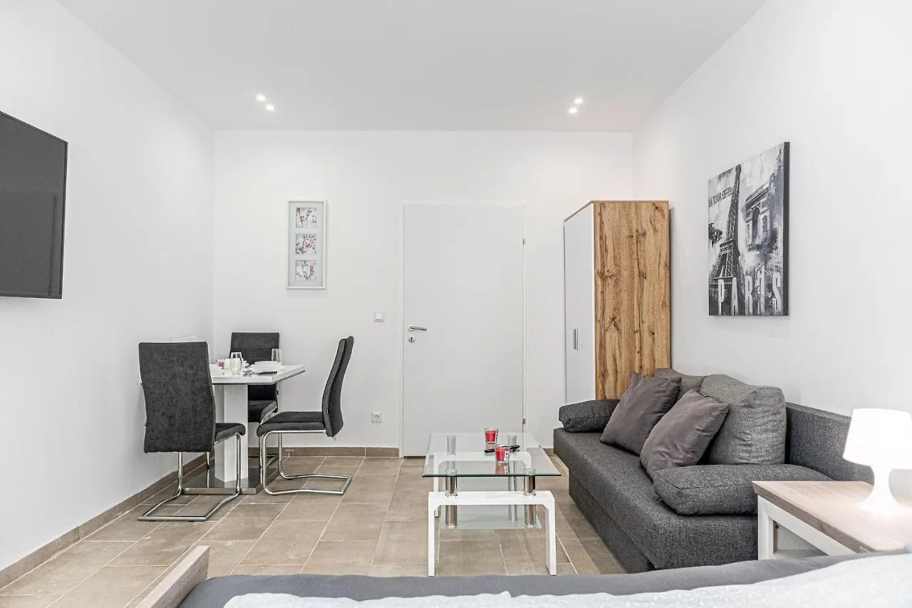 9 Min From City Center - Lovely Studio Near U1 Reumannplatz Vienna Austria