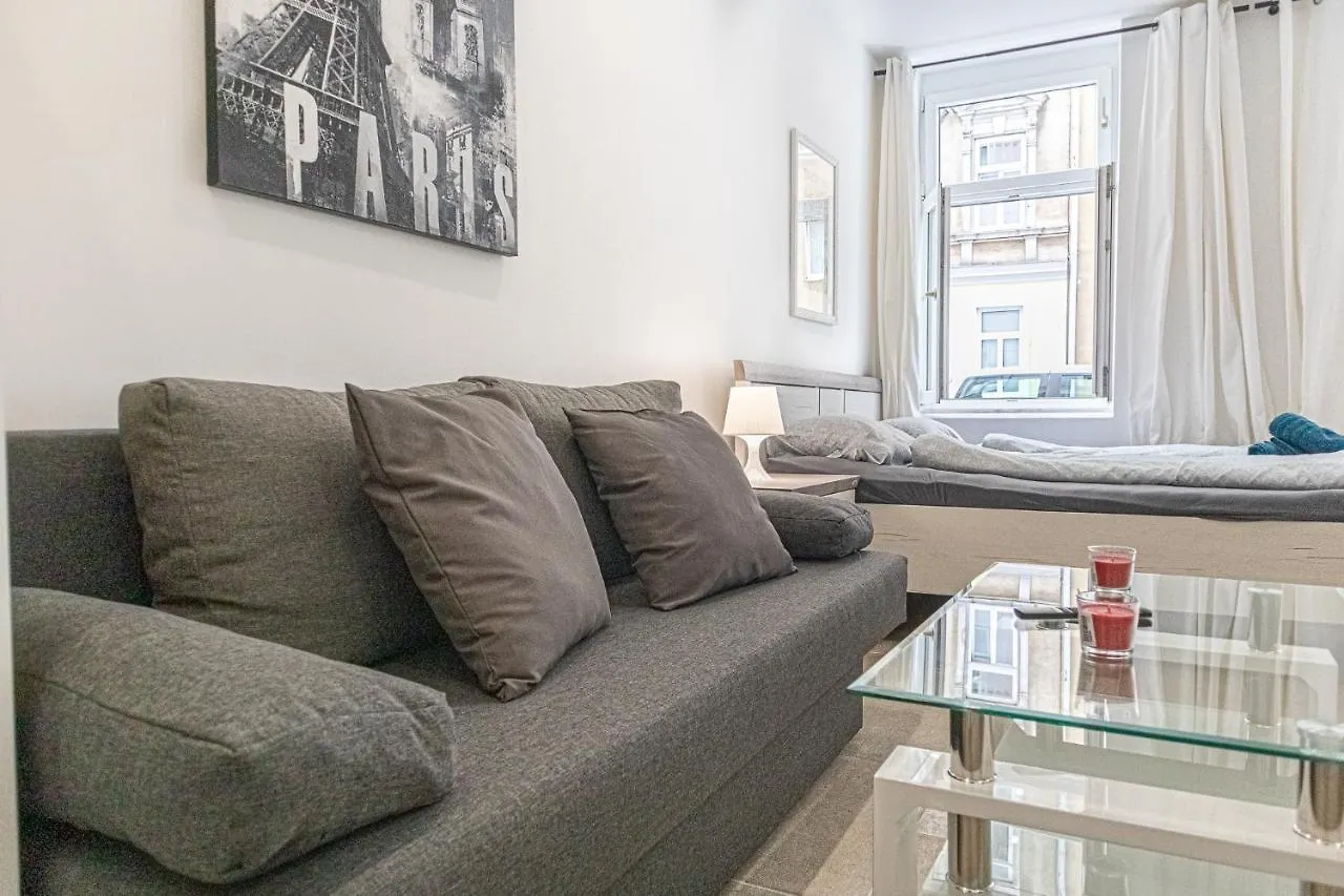 9 Min From City Center - Lovely Studio Near U1 Reumannplatz Vienna
