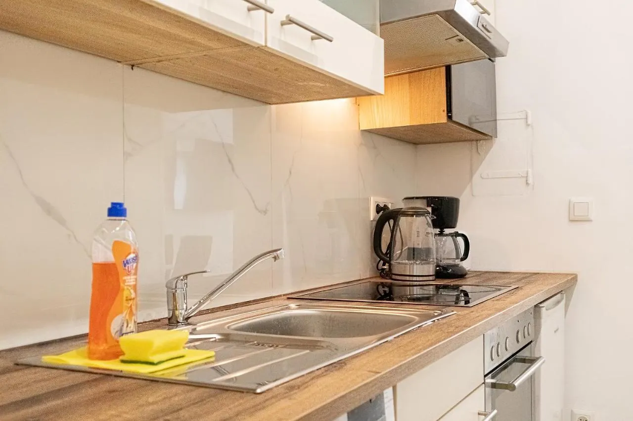 Apartment 9 Min From City Center - Lovely Studio Near U1 Reumannplatz Vienna Austria